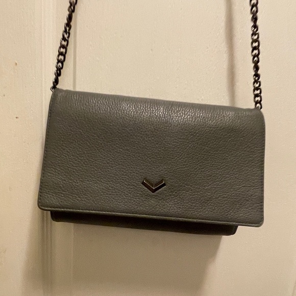 BOTKIER Women's gray Built-In Mirror Chain Strap Wallet - Picture 7 of 12